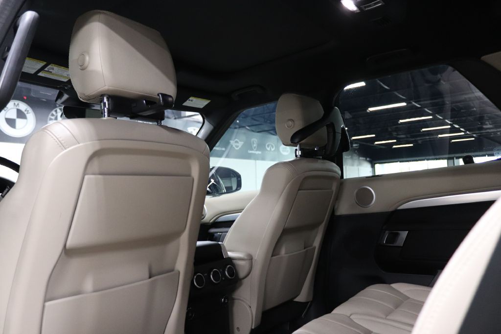 2020 Land Rover Discovery Image 21