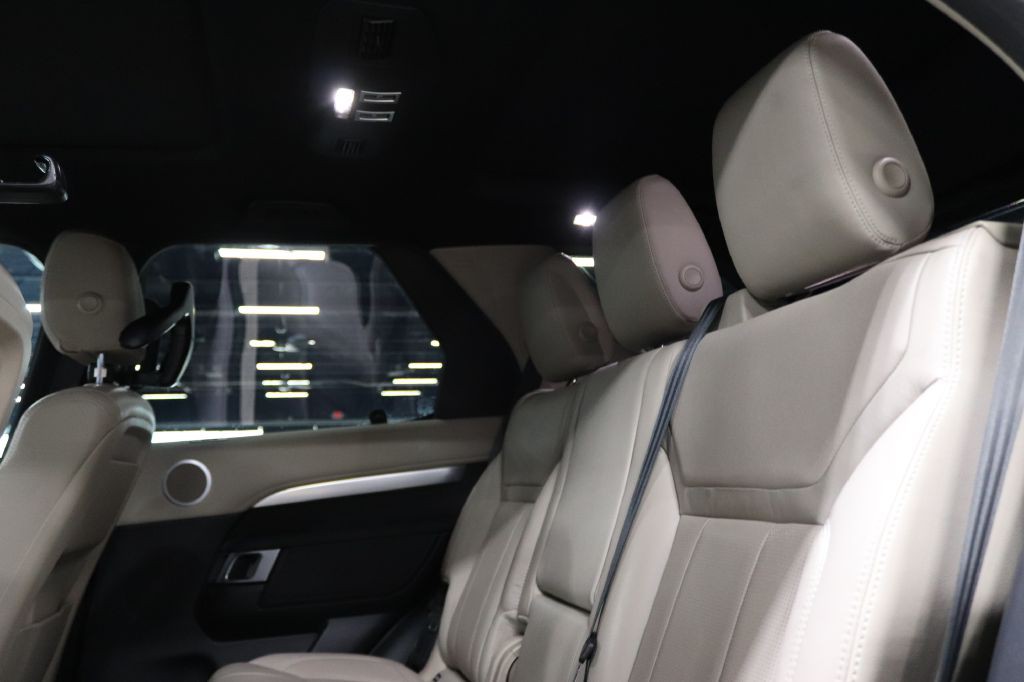 2020 Land Rover Discovery Image 22