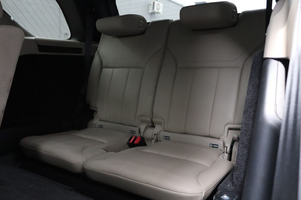 2020 Land Rover Discovery Image 23