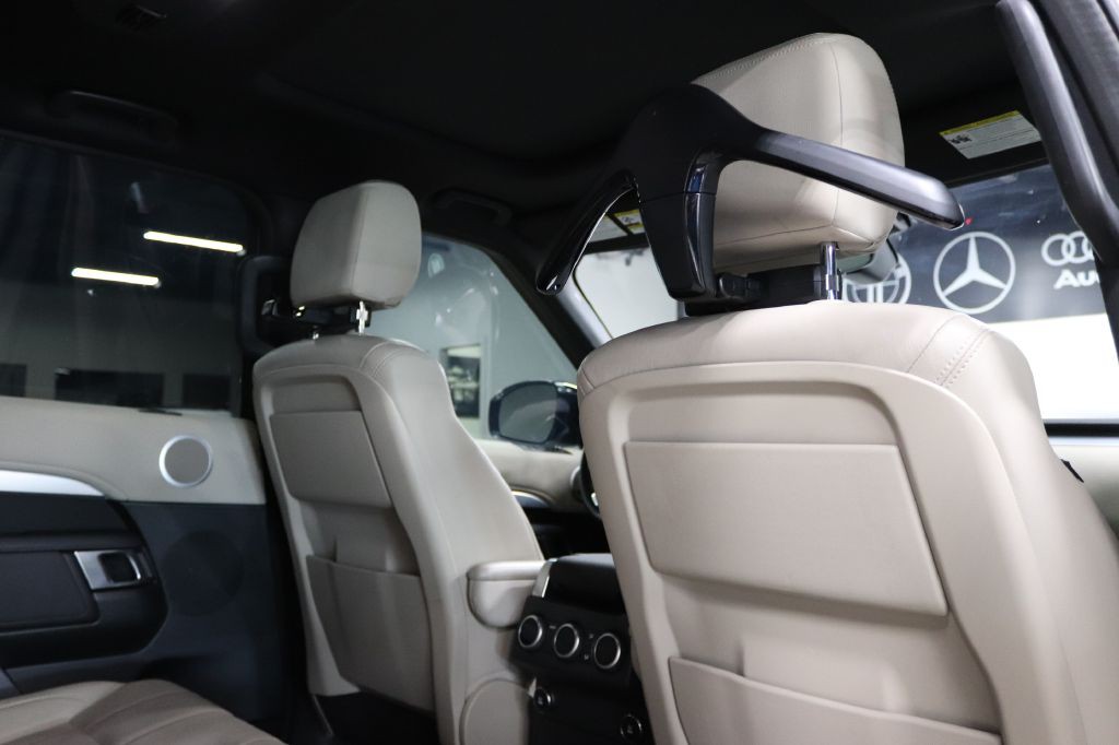 2020 Land Rover Discovery Image 27