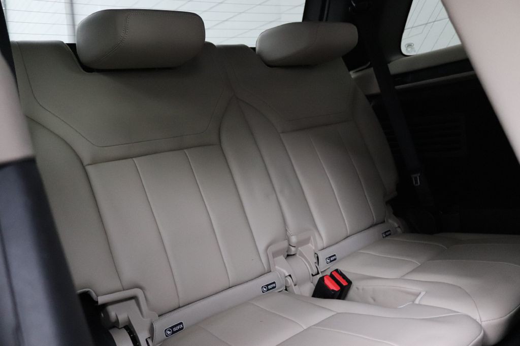 2020 Land Rover Discovery Image 29