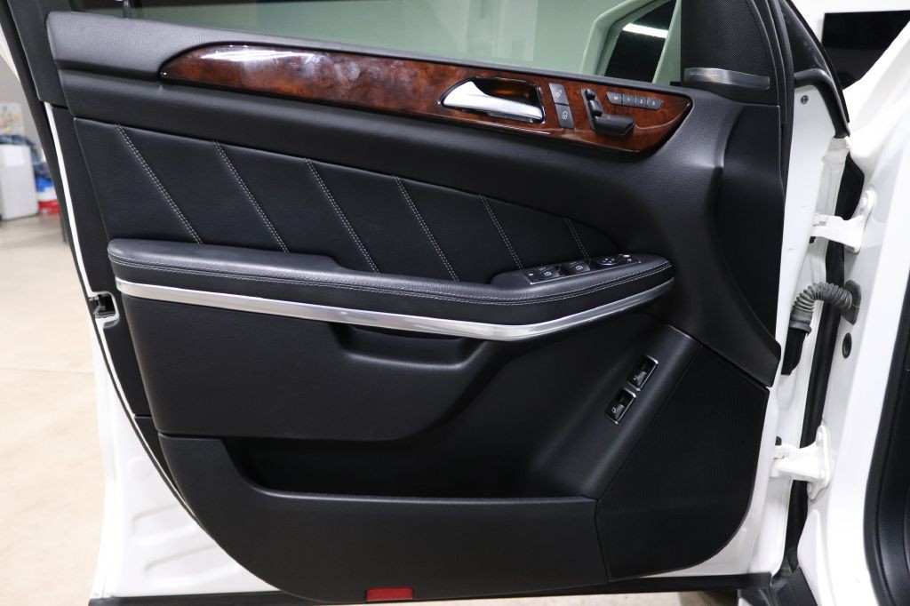 2015 Mercedes-Benz GL-Class Image 9