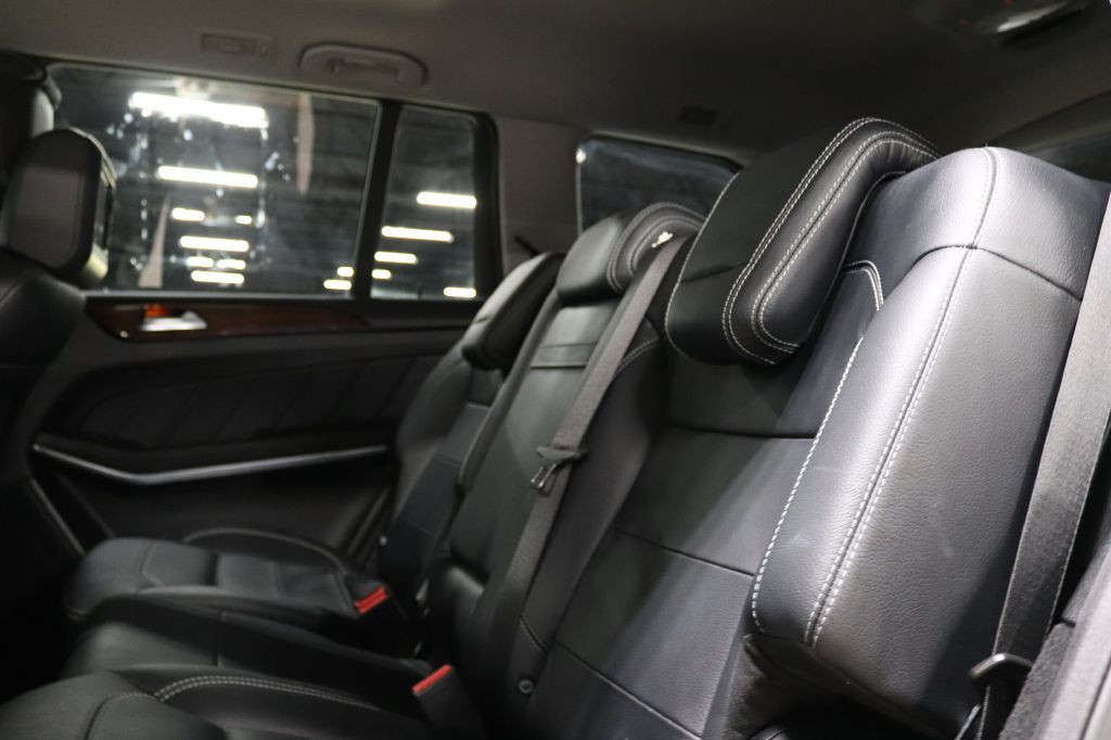 2015 Mercedes-Benz GL-Class Image 22