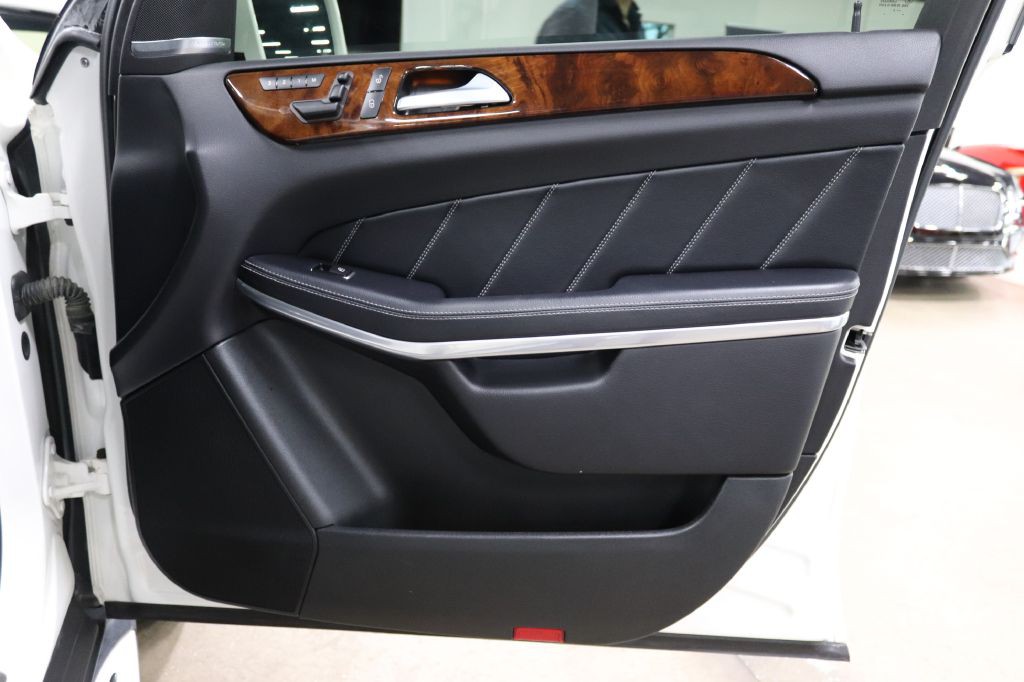 2015 Mercedes-Benz GL-Class Image 30