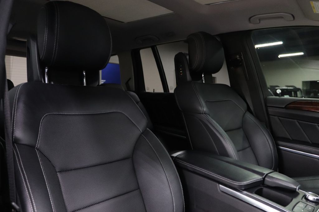 2015 Mercedes-Benz GL-Class Image 32