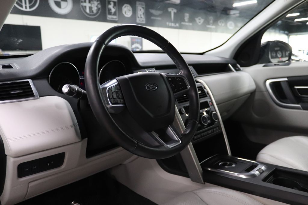 2016 Land Rover Discovery Sport Image 10