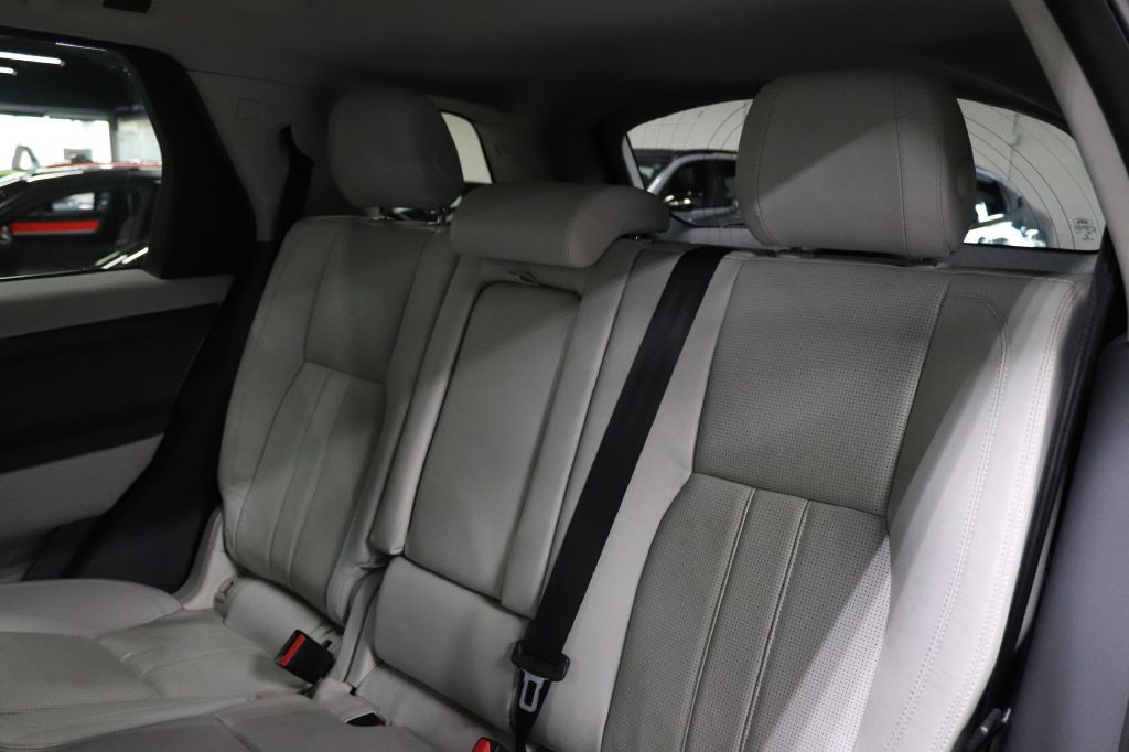 2016 Land Rover Discovery Sport Image 22