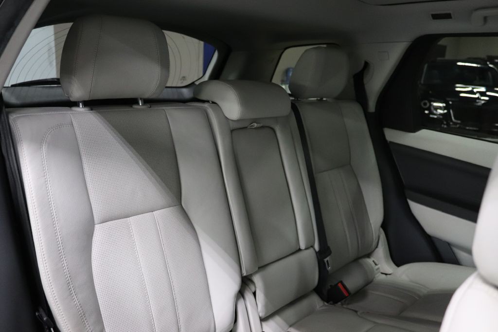 2016 Land Rover Discovery Sport Image 27