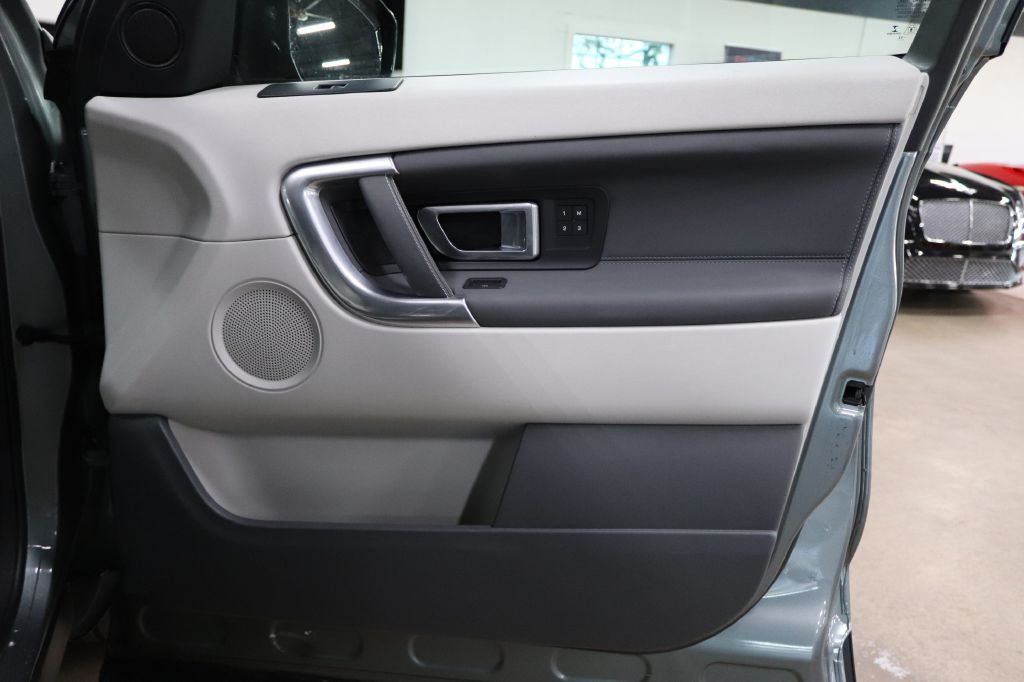 2016 Land Rover Discovery Sport Image 28