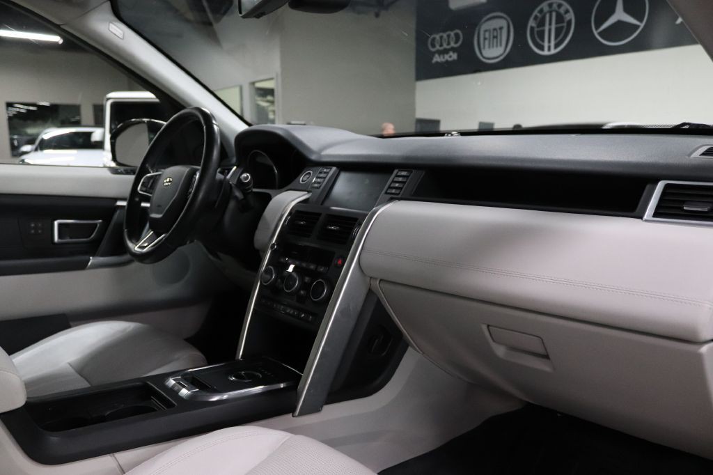 2016 Land Rover Discovery Sport Image 29