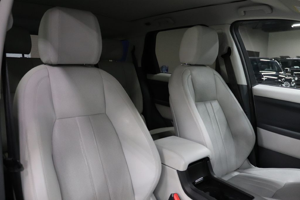2016 Land Rover Discovery Sport Image 30