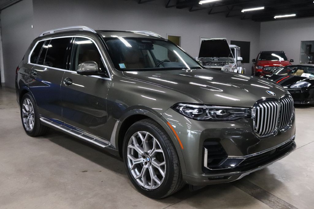 2022 BMW X7 Image 6