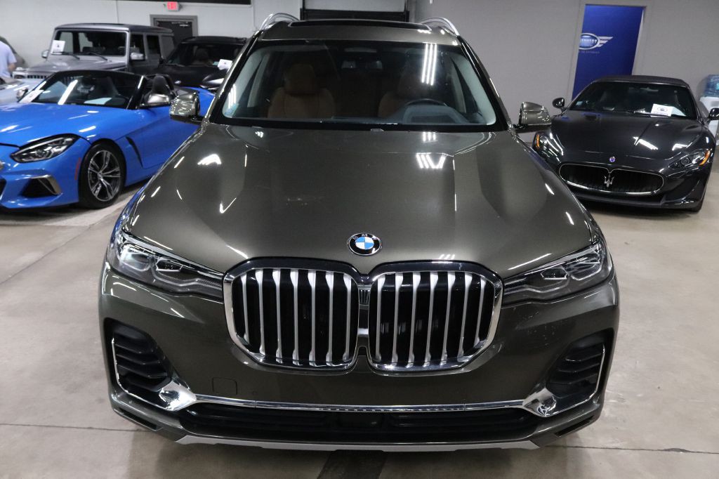 2022 BMW X7 Image 7