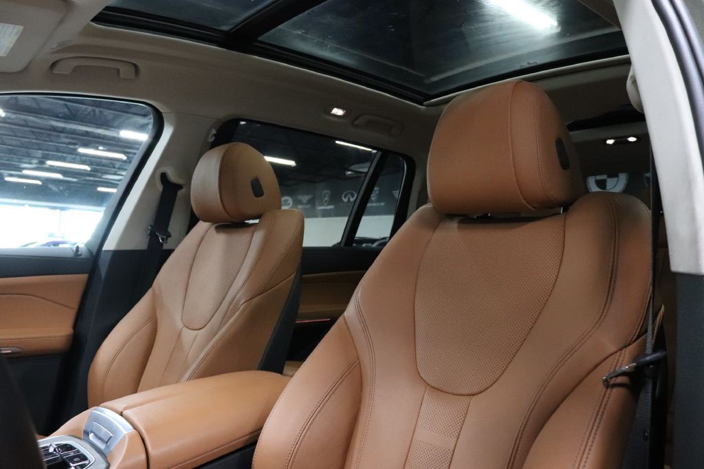 2022 BMW X7 Image 10