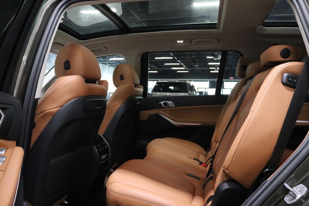 2022 BMW X7 Image 13