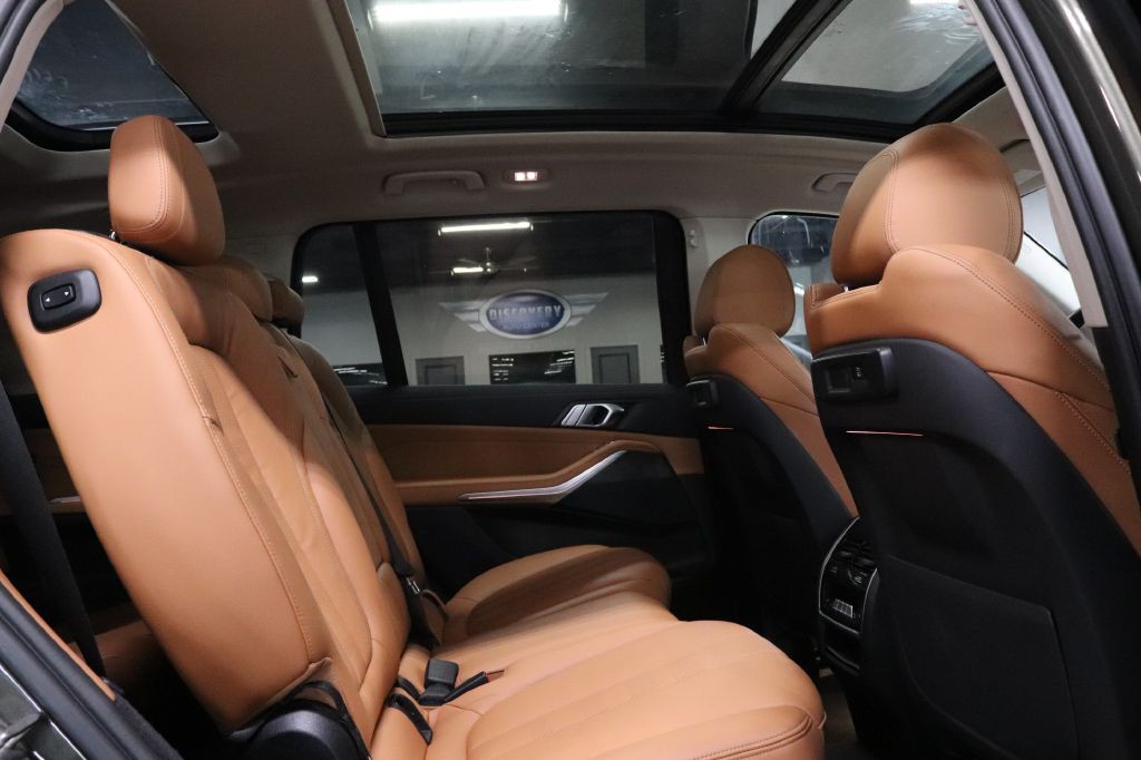 2022 BMW X7 Image 19