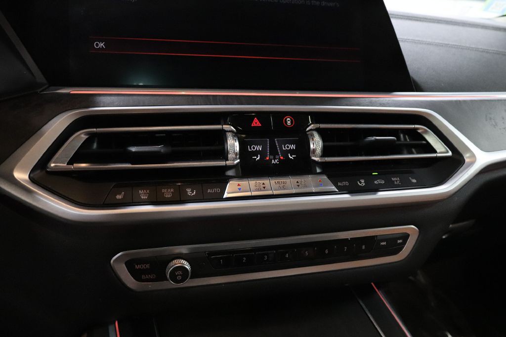 2022 BMW X7 Image 32