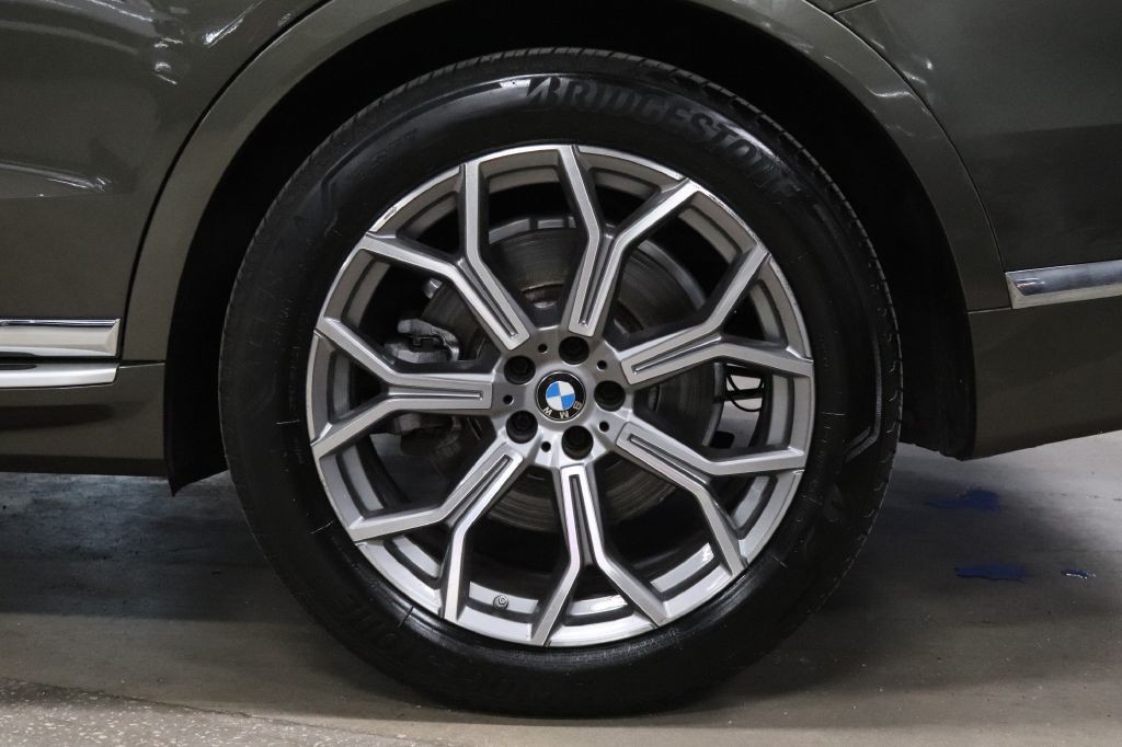2022 BMW X7 Image 39