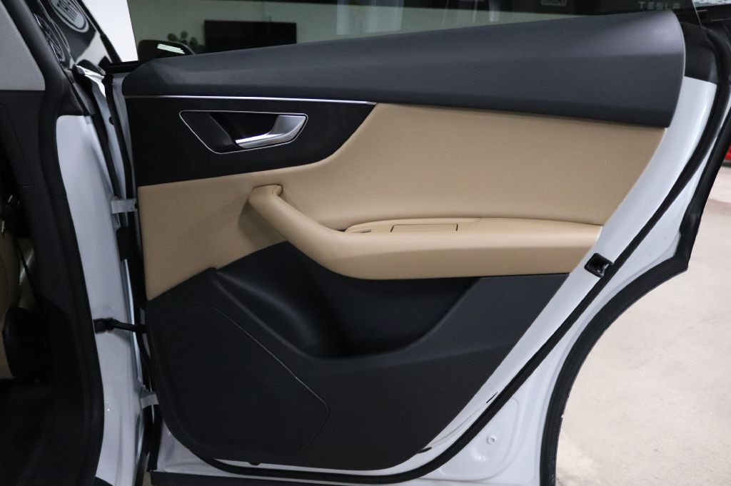 2023 Audi Q8 Image 17
