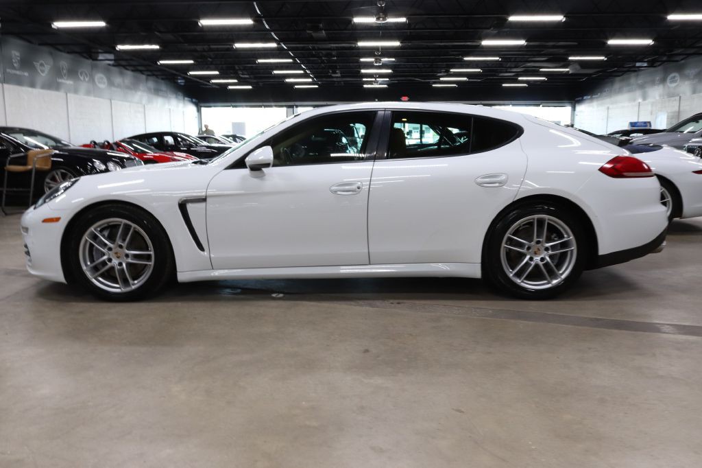 2014 Porsche Panamera Image 2