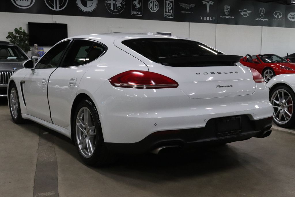 2014 Porsche Panamera Image 3