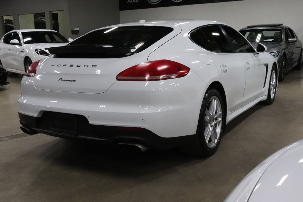 2014 Porsche Panamera Image 5