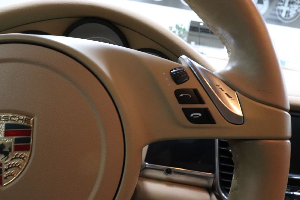 2014 Porsche Panamera Image 13