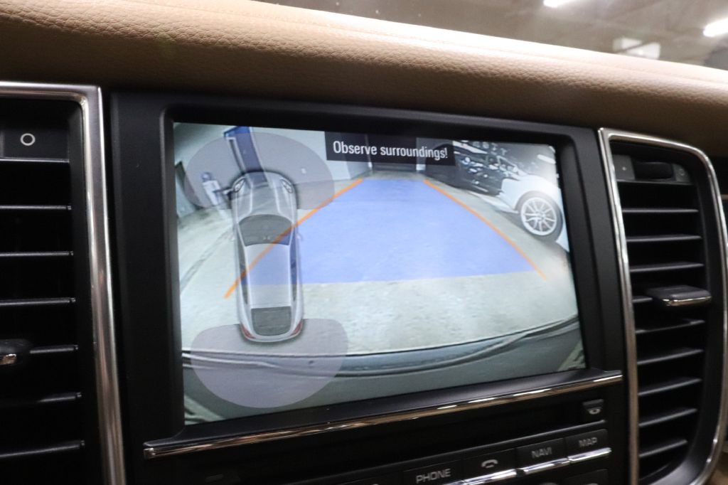2014 Porsche Panamera Image 16