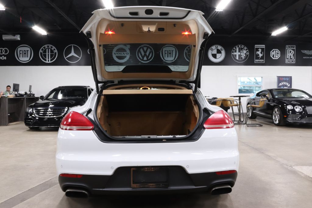 2014 Porsche Panamera Image 21