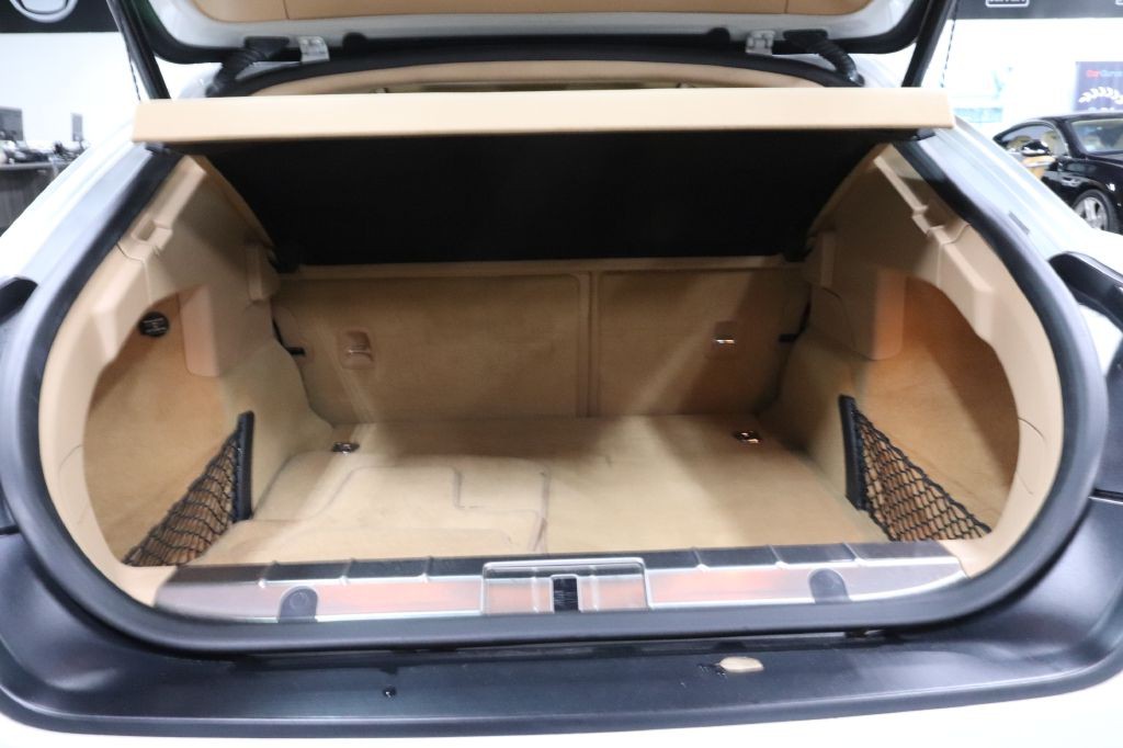2014 Porsche Panamera Image 22