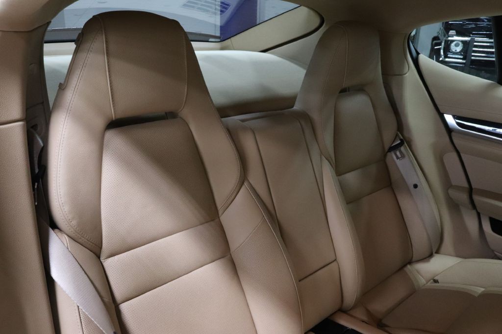 2014 Porsche Panamera Image 25