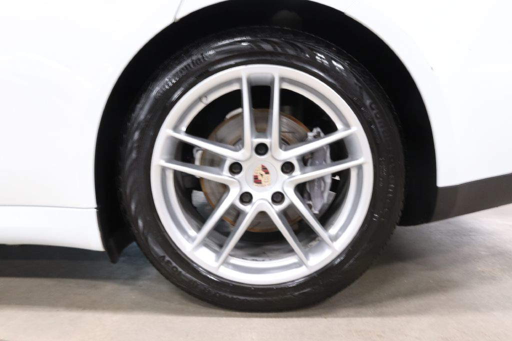 2014 Porsche Panamera Image 31