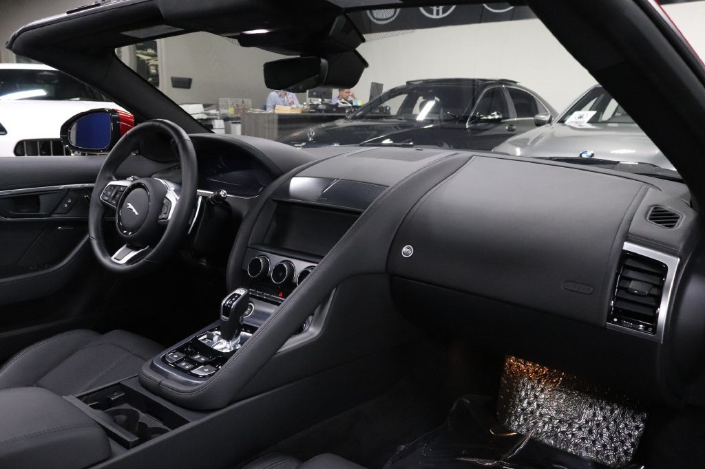 2024 Jaguar F-TYPE Image 24