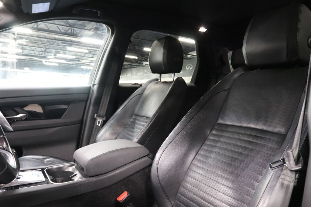 2020 Land Rover Discovery Sport Image 11
