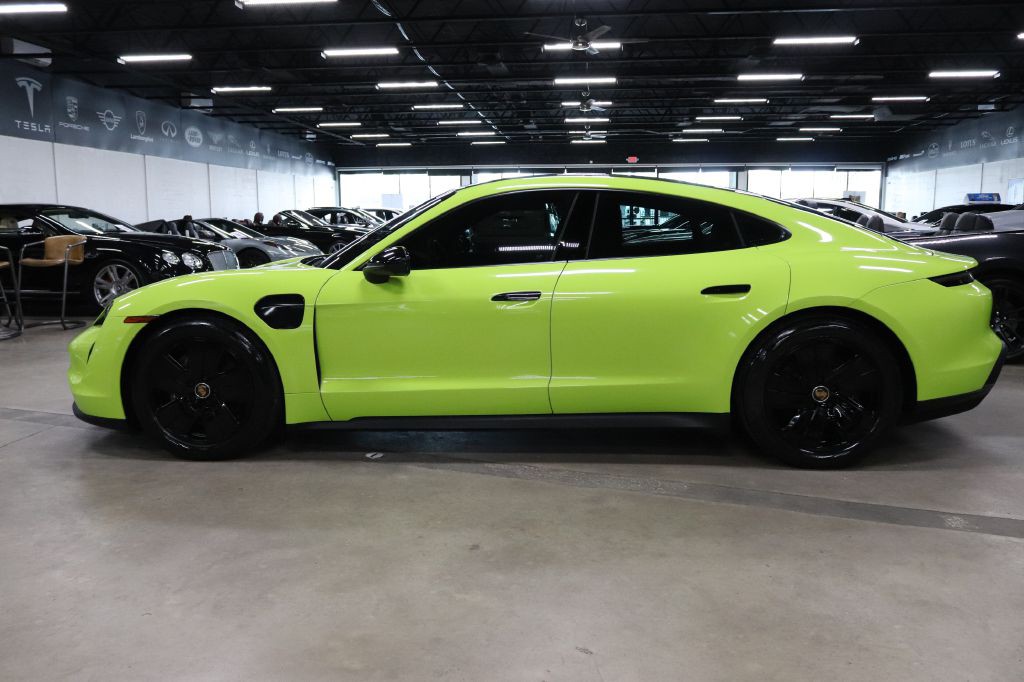 2022 Porsche Taycan Image 2
