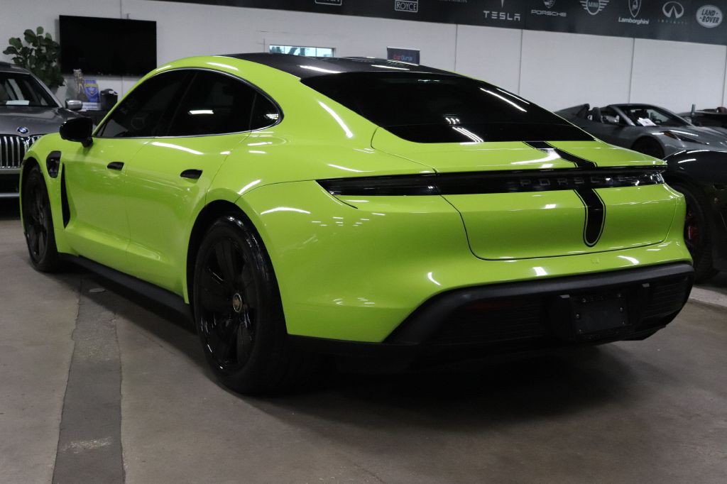 2022 Porsche Taycan Image 3