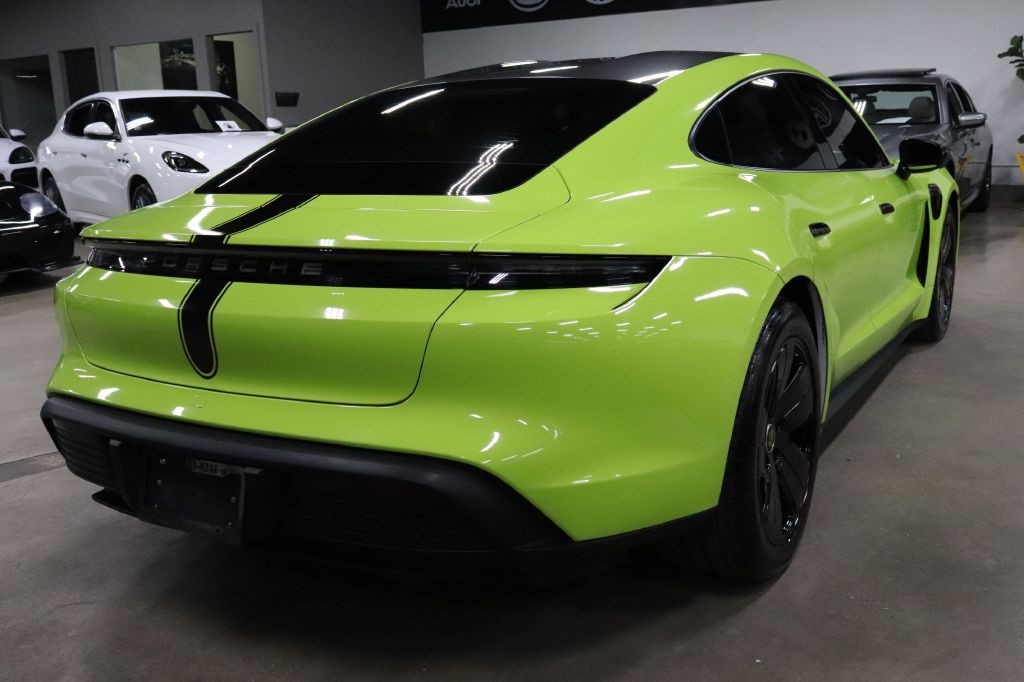 2022 Porsche Taycan Image 5