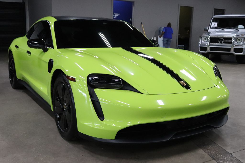 2022 Porsche Taycan Image 7
