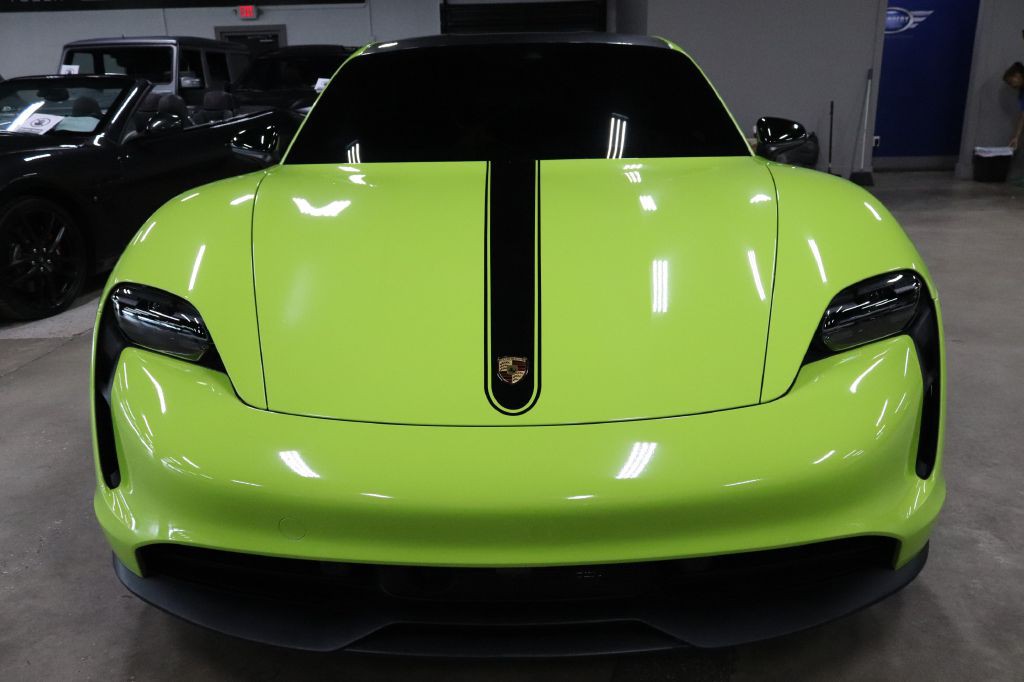 2022 Porsche Taycan Image 8
