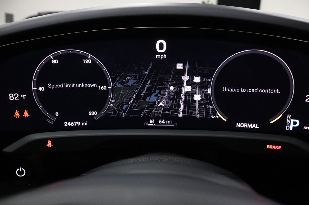 2022 Porsche Taycan Image 18