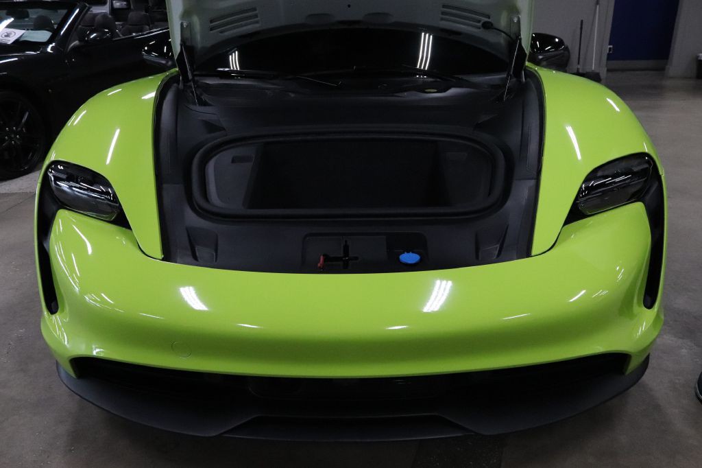 2022 Porsche Taycan Image 31