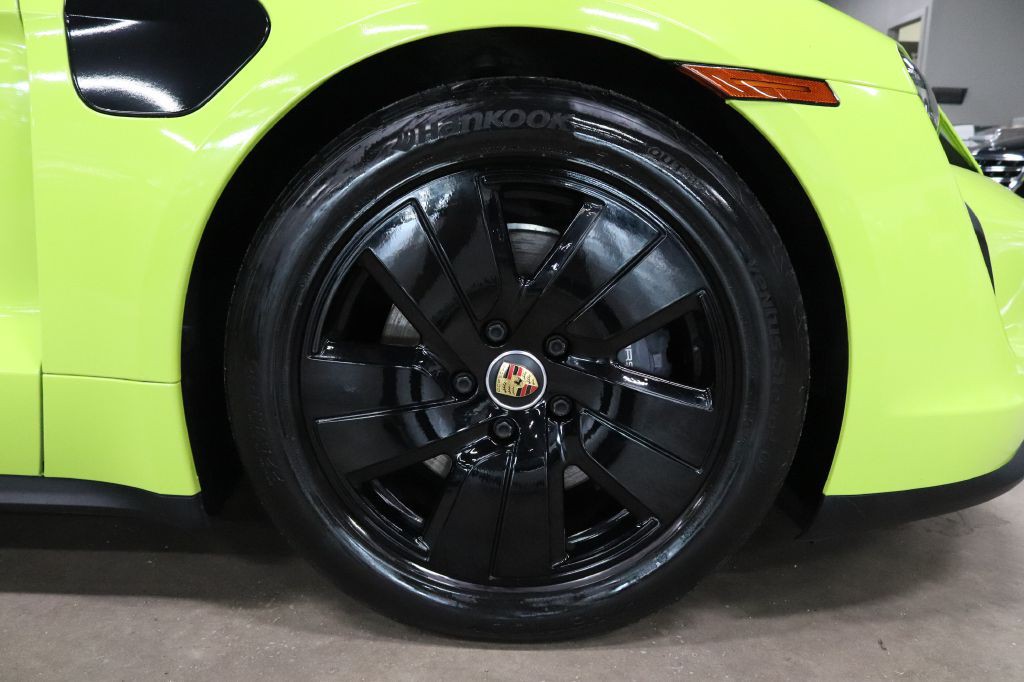 2022 Porsche Taycan Image 36
