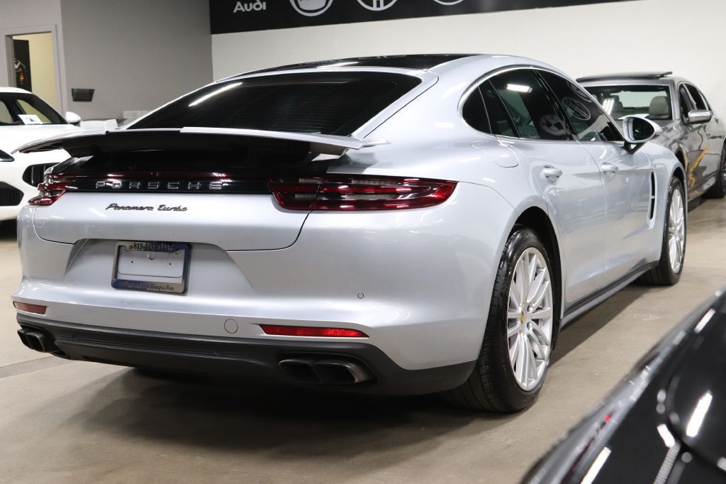 2017 Porsche Panamera Image 5