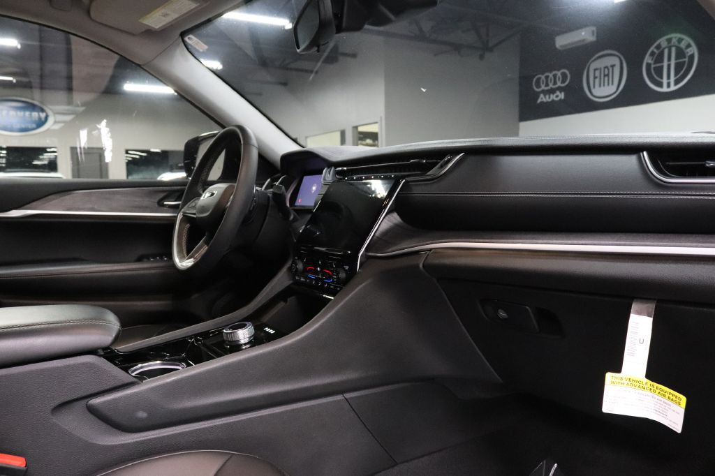 2023 Jeep Grand Cherokee Image 34