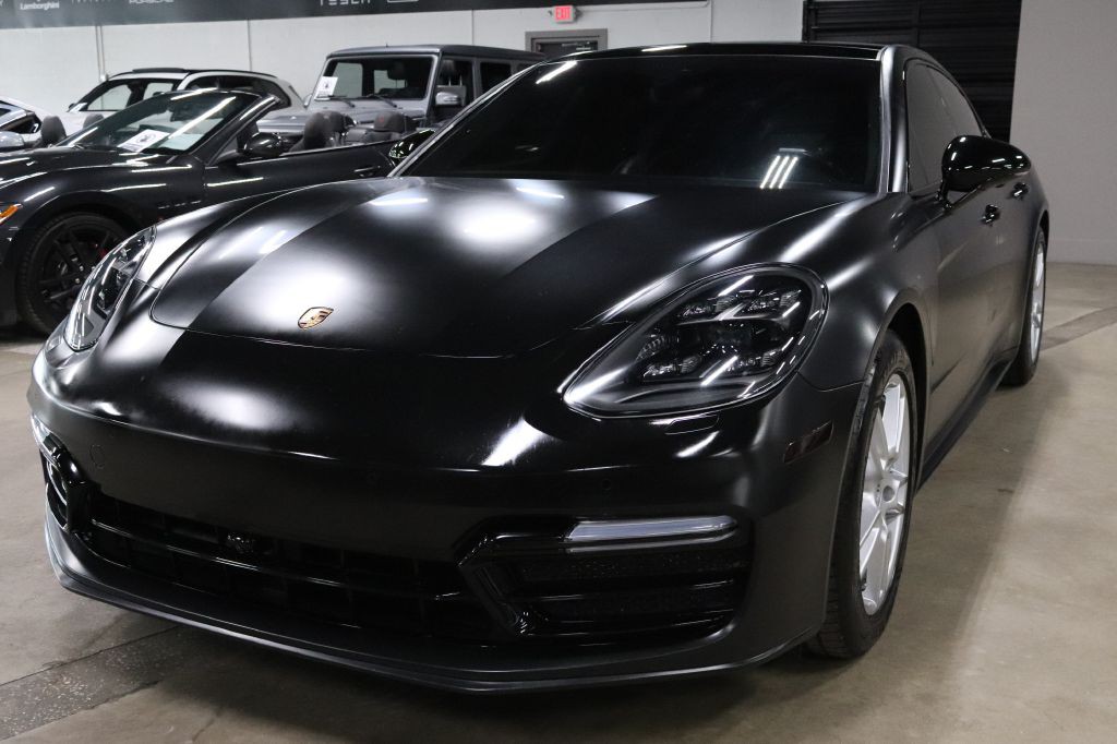 2019 Porsche Panamera Image 1
