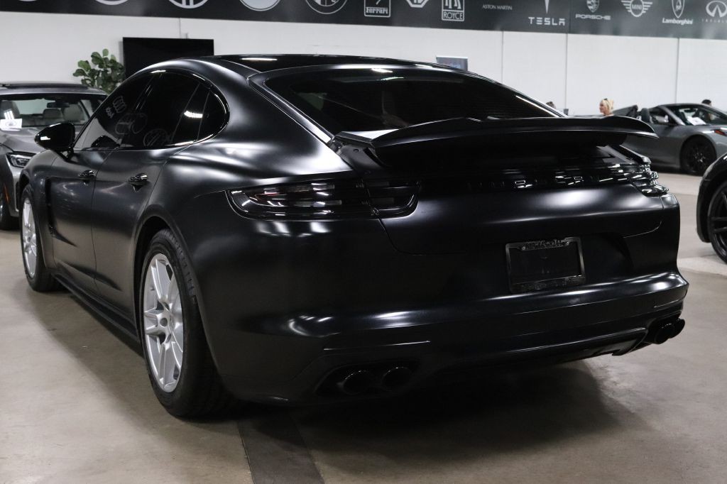 2019 Porsche Panamera Image 3