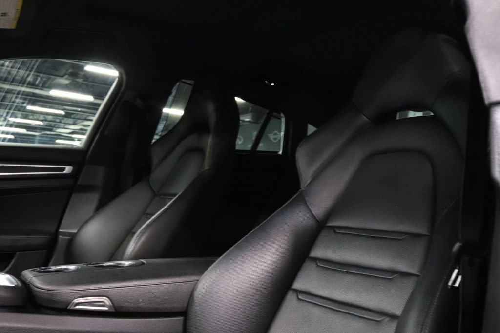 2019 Porsche Panamera Image 11