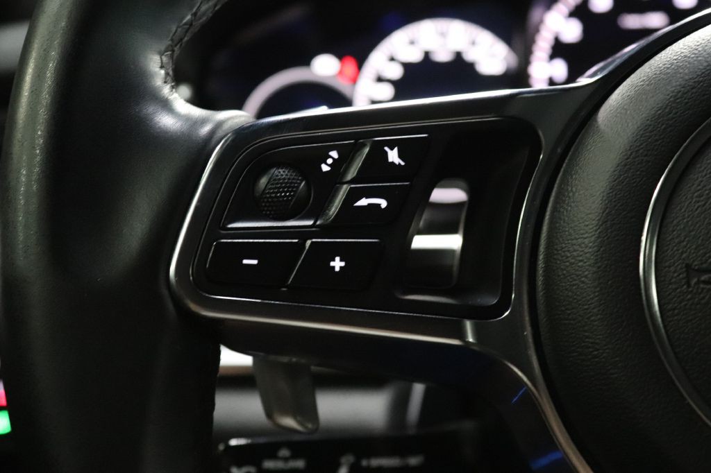 2019 Porsche Panamera Image 12