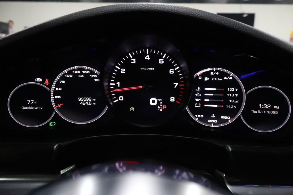 2019 Porsche Panamera Image 19