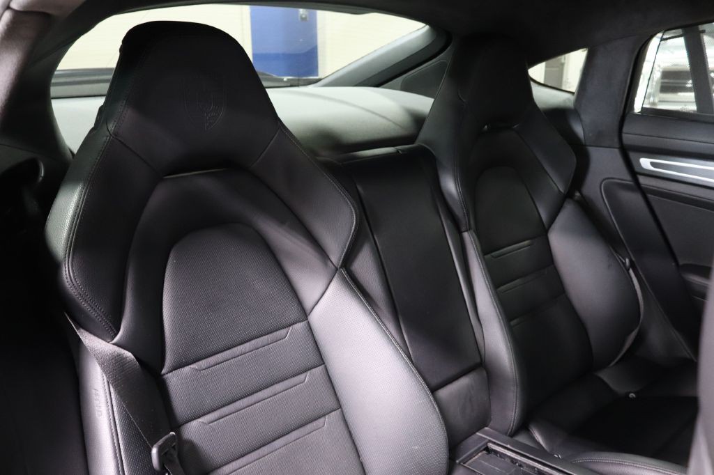 2019 Porsche Panamera Image 28